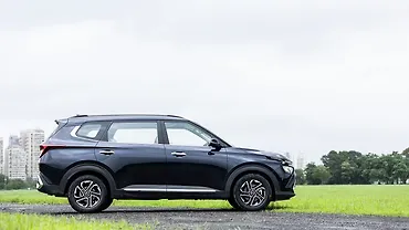 Kia Carens Clavis EV highlights the of Carens Clavis EV. This upcoming Kia Carens Clavis EV has 25 images of its interior and exterior. More images and different available colours of the car will be added soon.